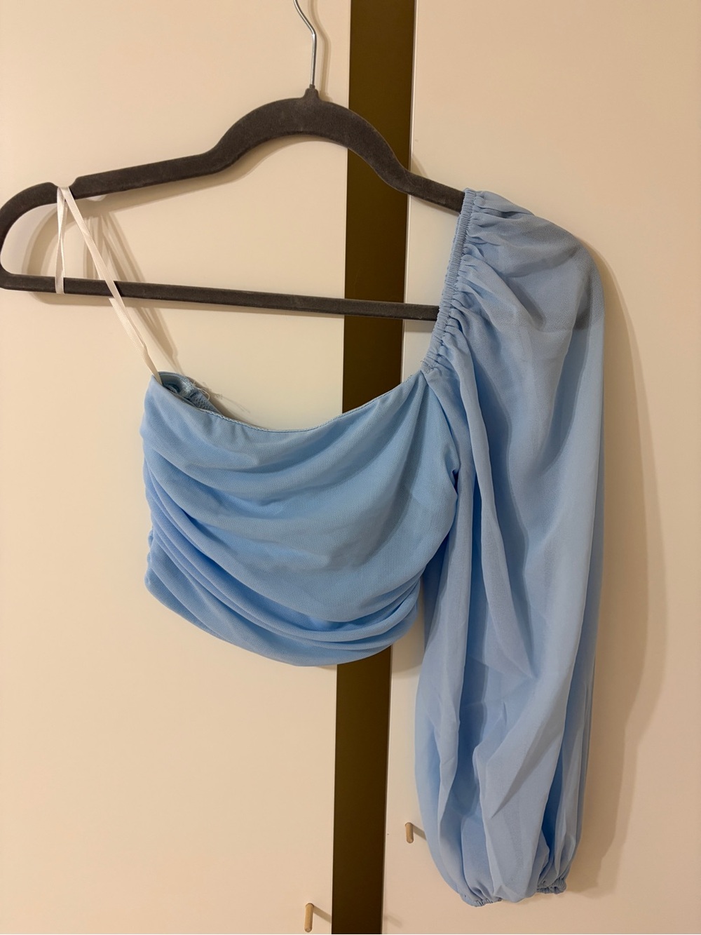 NWTs hello Molly blue one shoulder crop| size xs